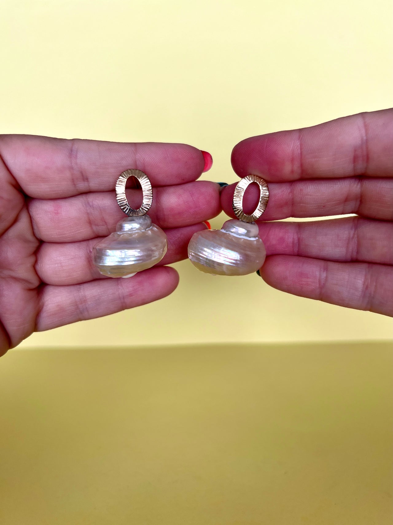 The Mira Dangles (Pearl Snail Shell)